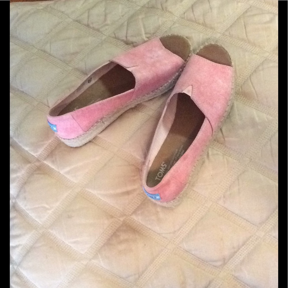 Toms Shoes